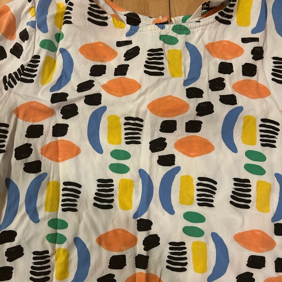 *SOLD* Patterned blouse top - Picture 2 of 4